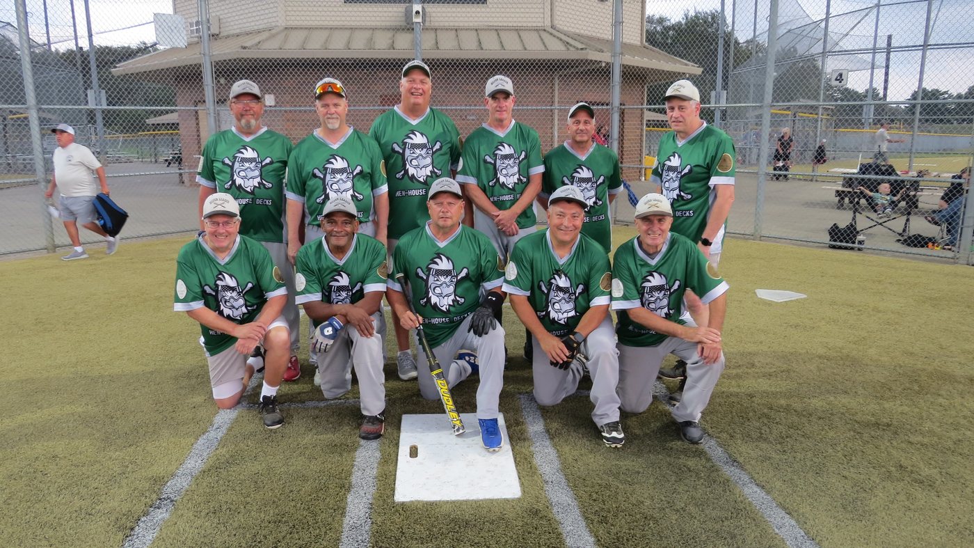 2026 Hen House Decks team photograph